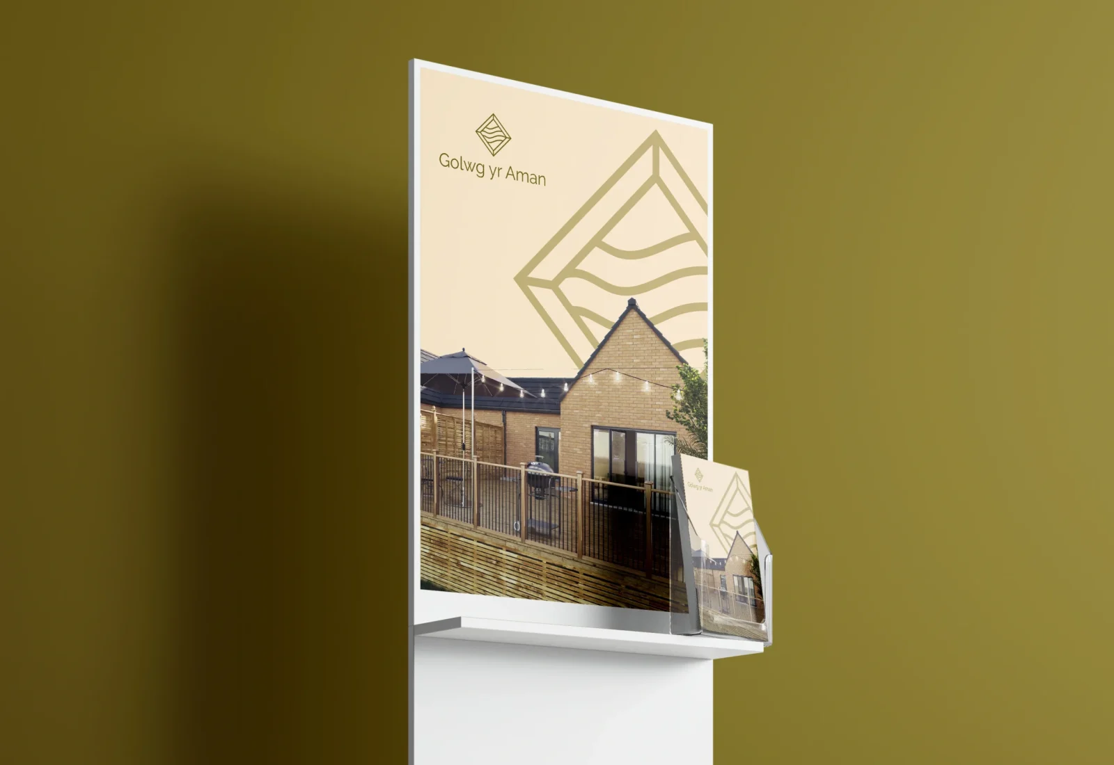 Copy-of-Free_Display_Stand_Mockup_2-scaled.webp